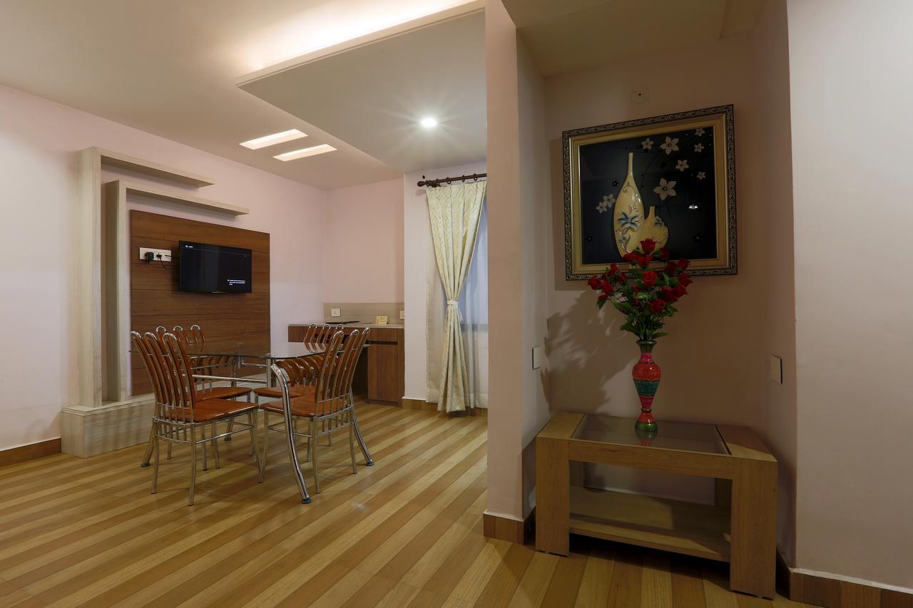 Hotel SJ International Guwahati Exterior foto