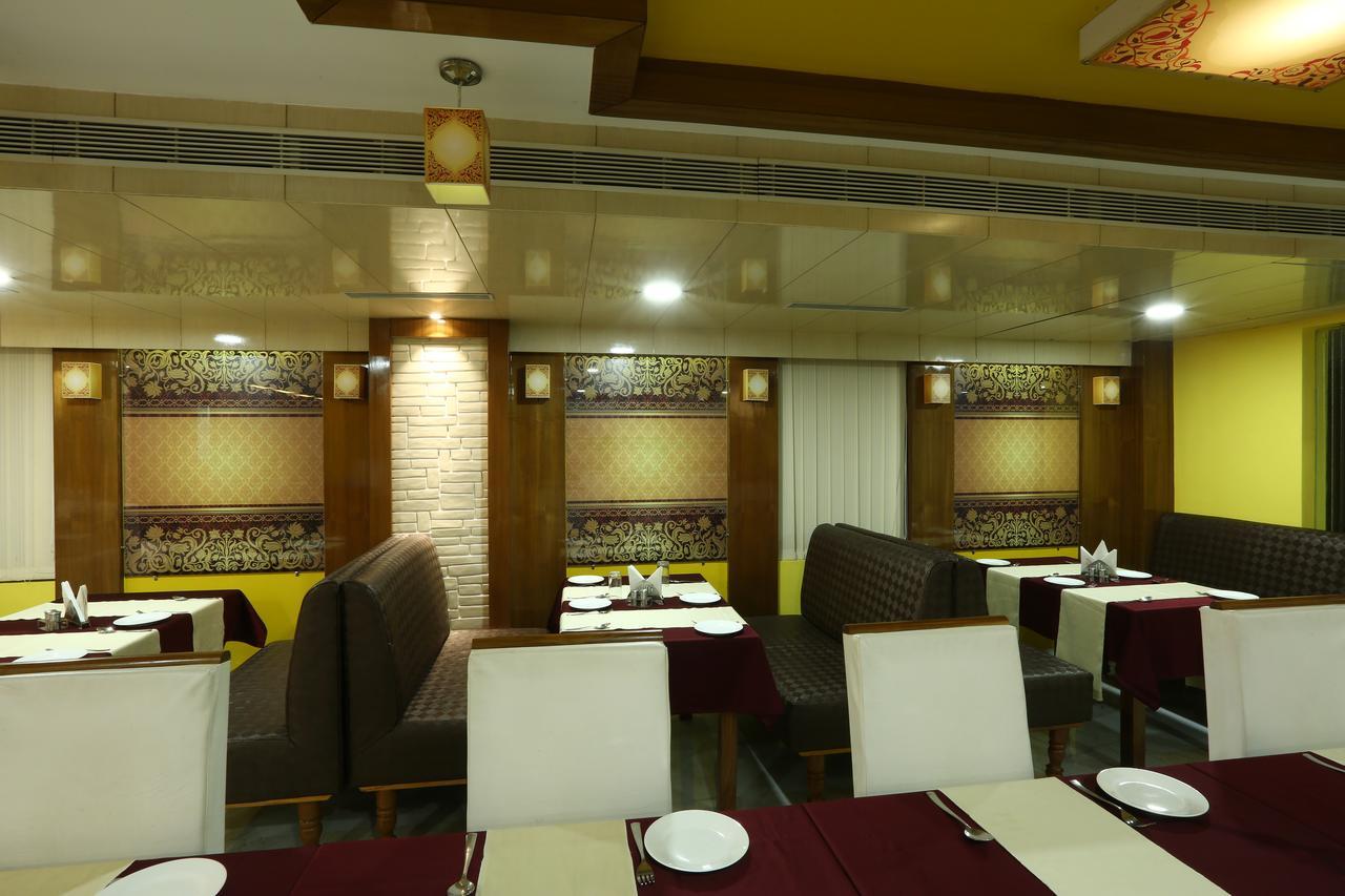 Hotel SJ International Guwahati Exterior foto