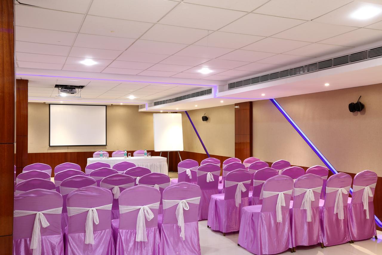 Hotel SJ International Guwahati Exterior foto